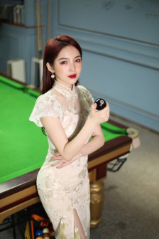 女人扒开自己的荫道口